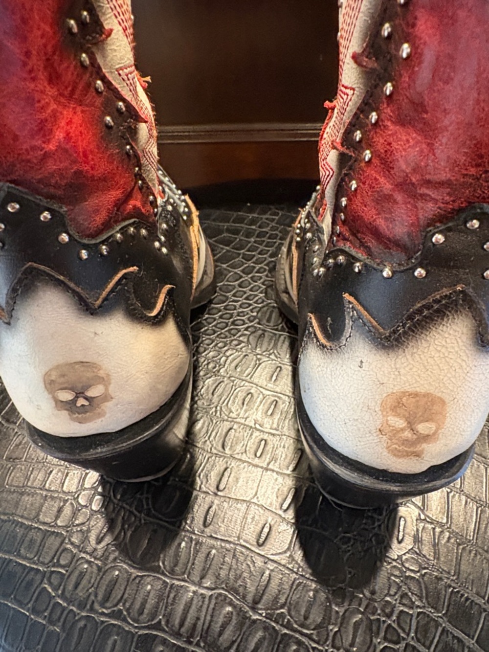 Embroidered Black & Red Western Ankle Boots Corral. Worn once . - Picture 3 of 6